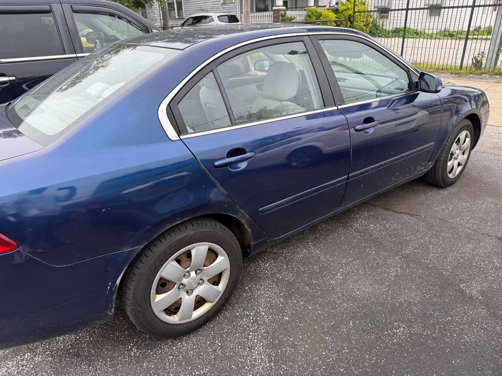 2007 Kia Optima Image 2