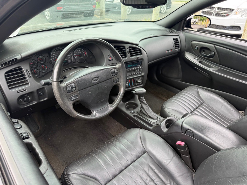2004 Chevrolet Monte Carlo Image 8