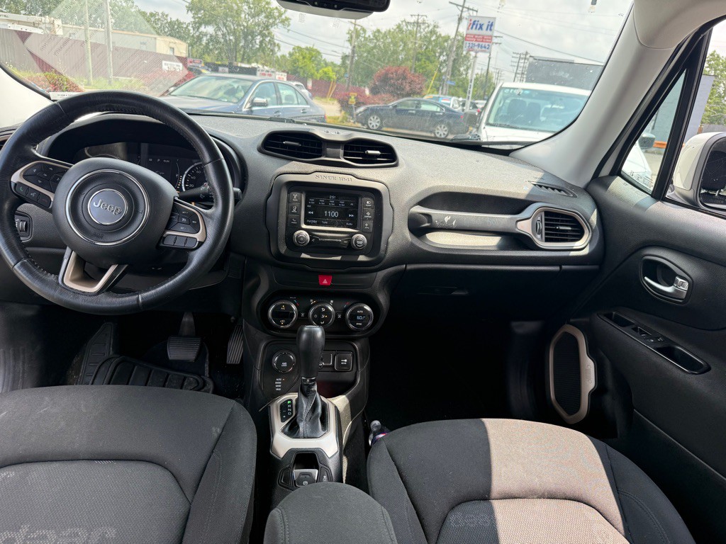 2016 Jeep Renegade Image 8