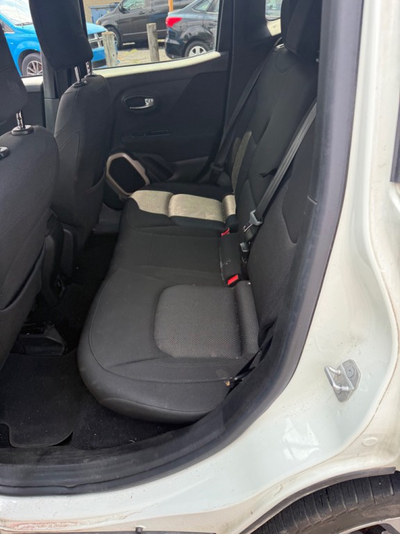2016 Jeep Renegade Image 9