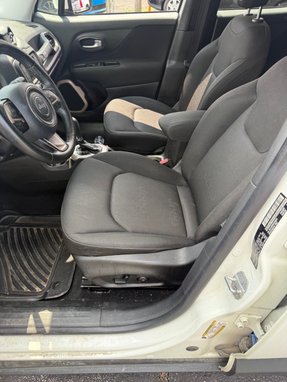 2016 Jeep Renegade Image 10