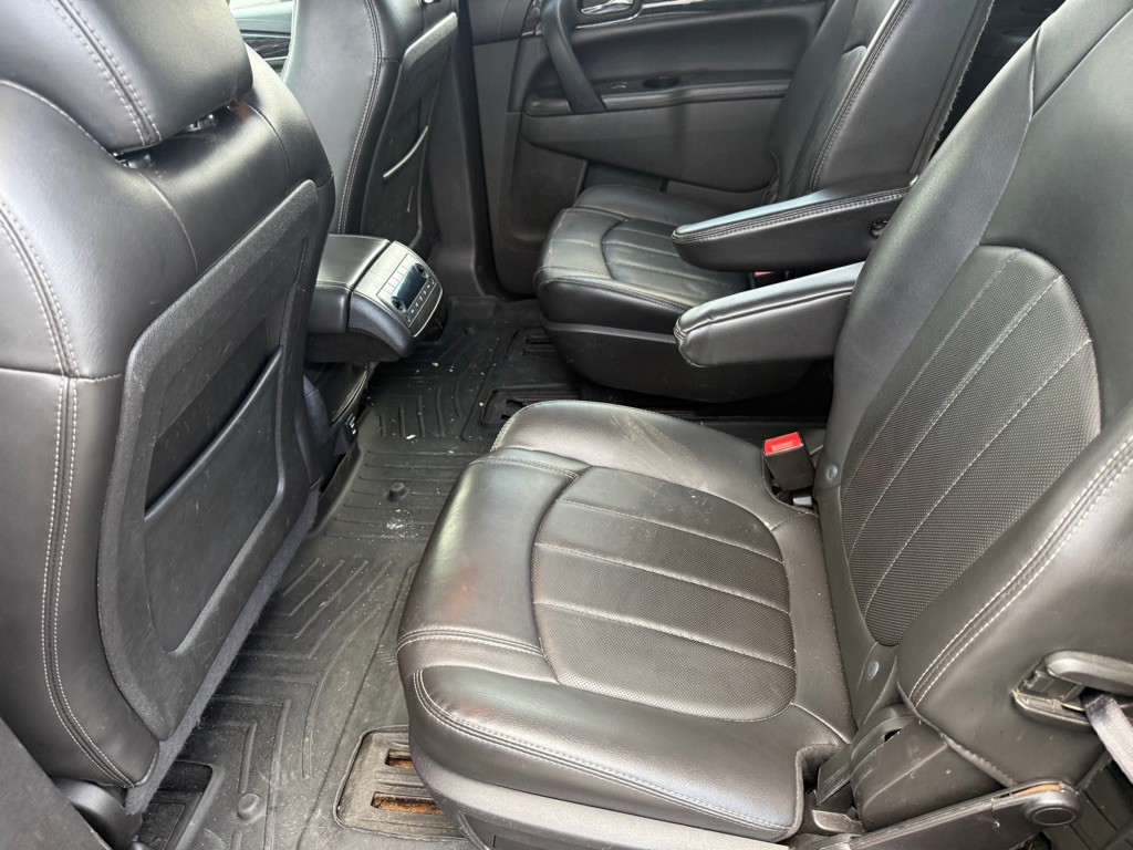 2016 Buick Enclave Image 11