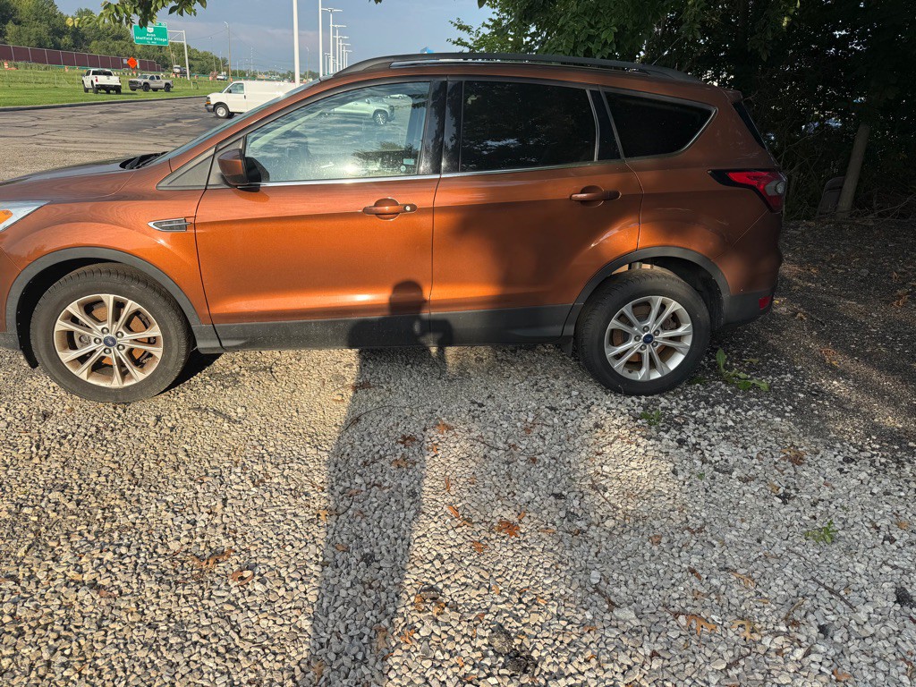 2017 Ford Escape Image 2