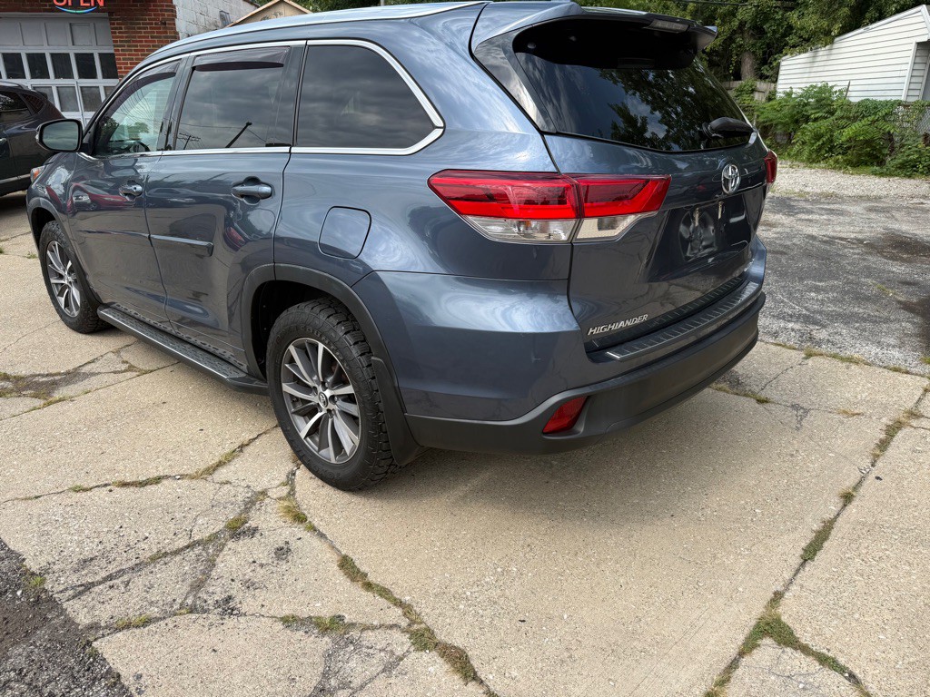 2018 Toyota Highlander Image 3