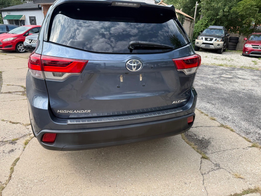 2018 Toyota Highlander Image 6