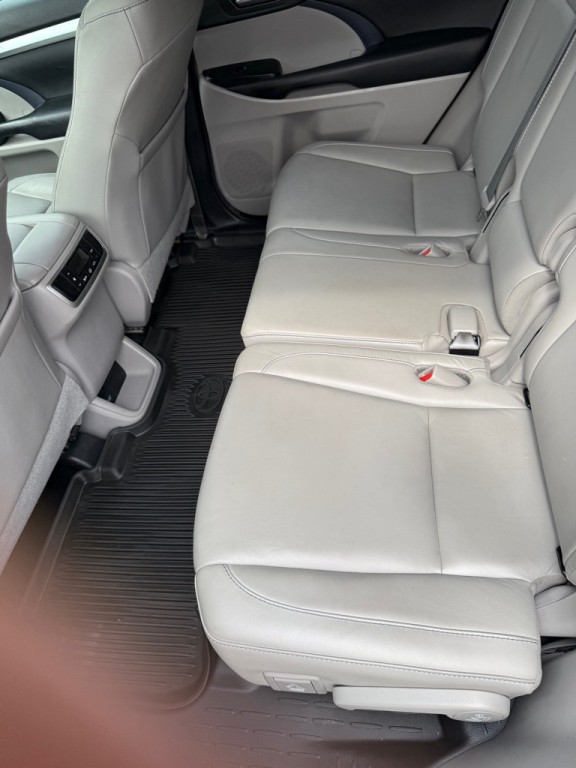 2018 Toyota Highlander Image 10