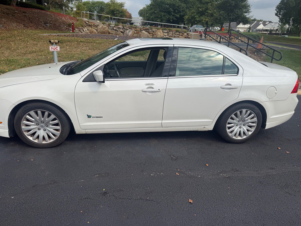 2011 Ford Fusion Image 2