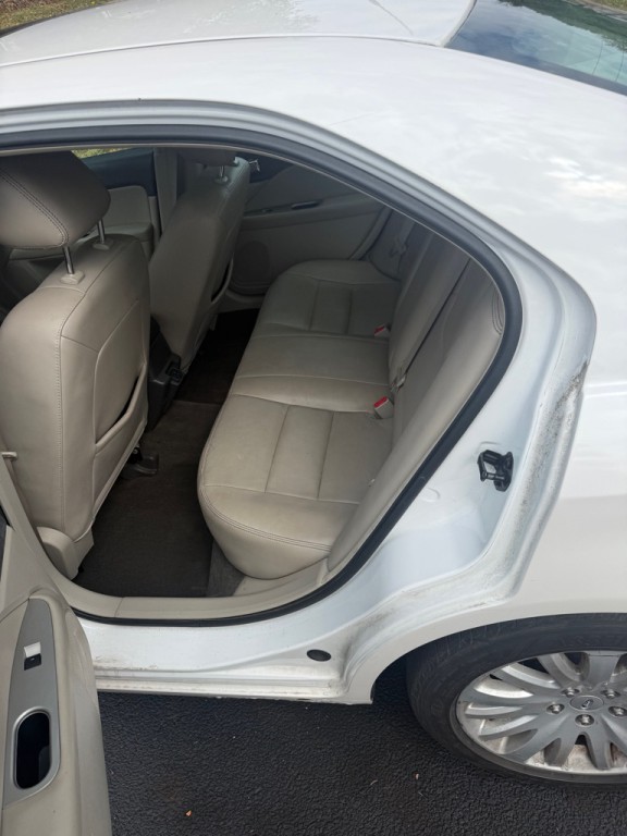 2011 Ford Fusion Image 11