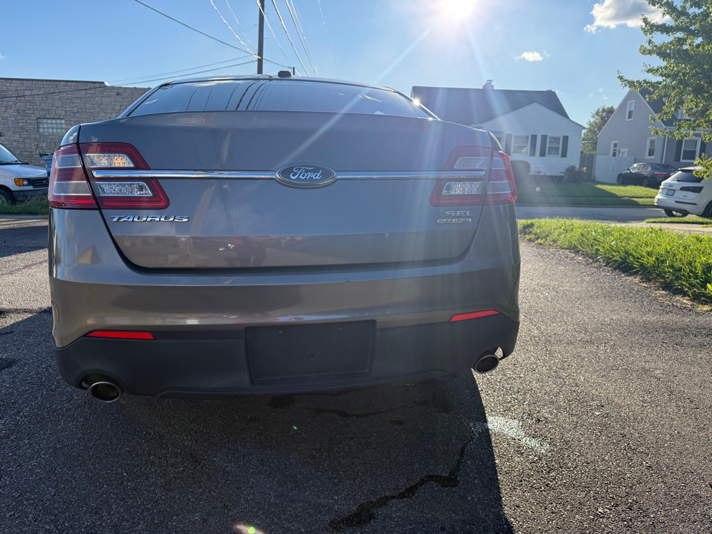 2013 Ford Taurus Image 3