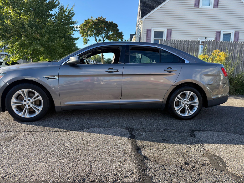 2013 Ford Taurus Image 5