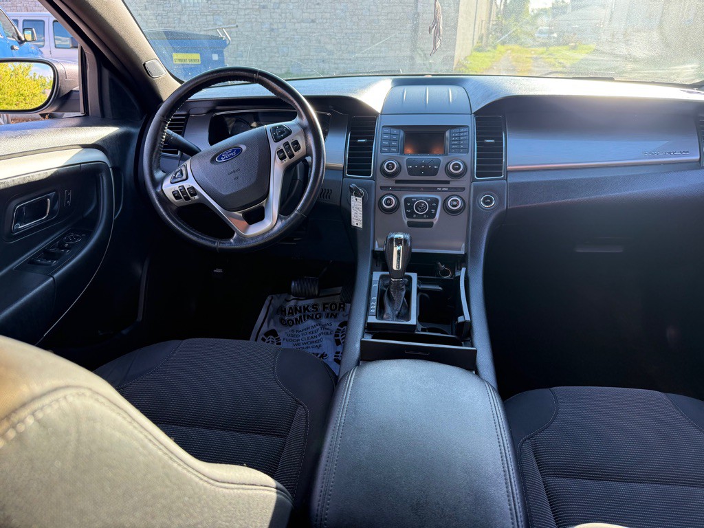 2013 Ford Taurus Image 10