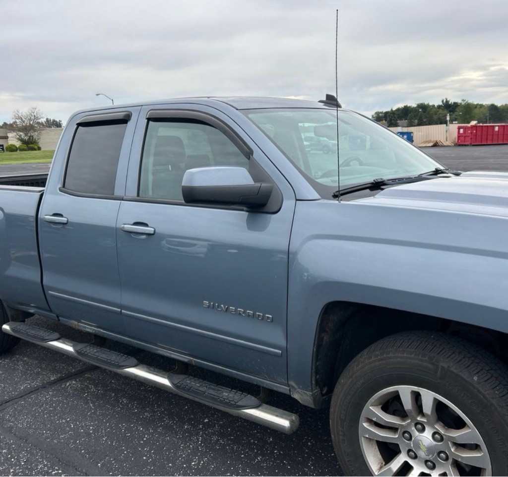 2015 Chevrolet Silverado 1500 Image 2
