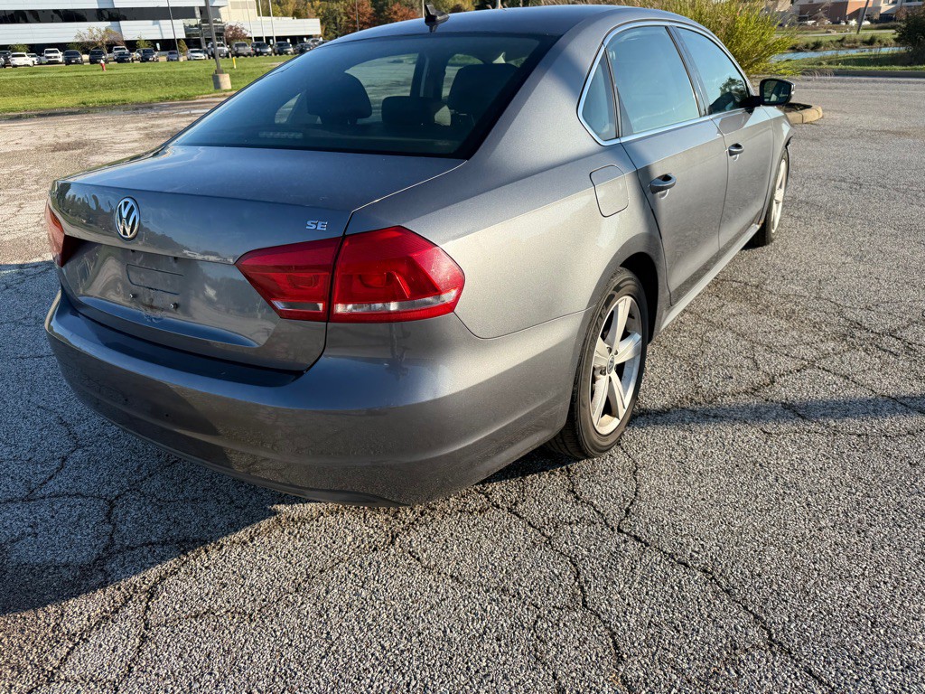 2013 Volkswagen Passat Image 5