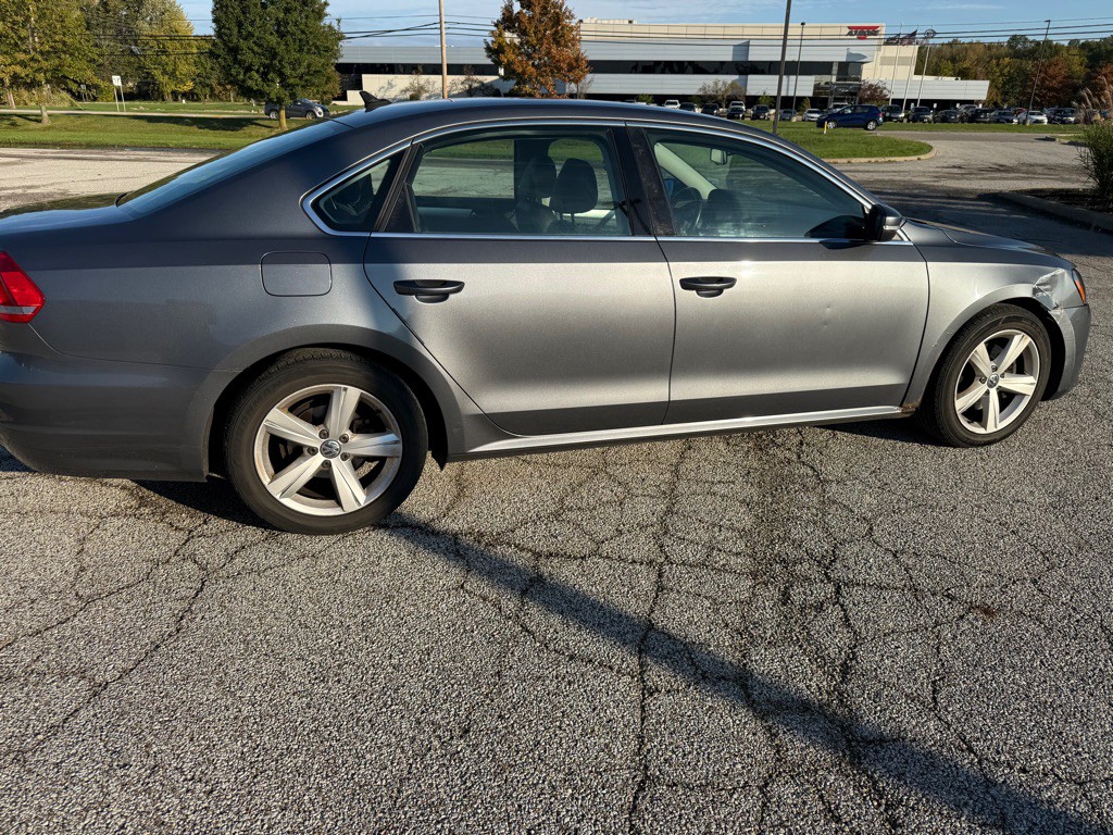 2013 Volkswagen Passat Image 6