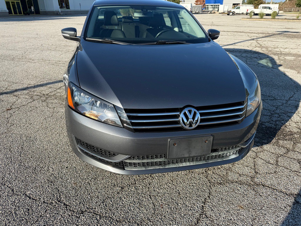 2013 Volkswagen Passat Image 8