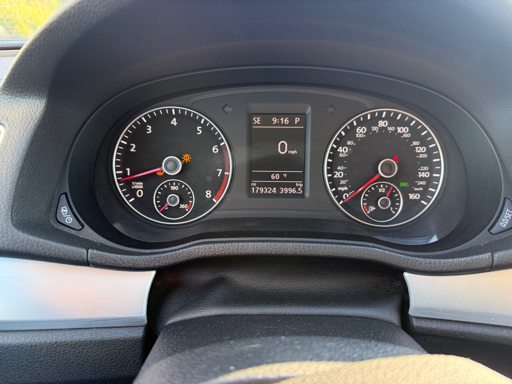 2013 Volkswagen Passat Image 13