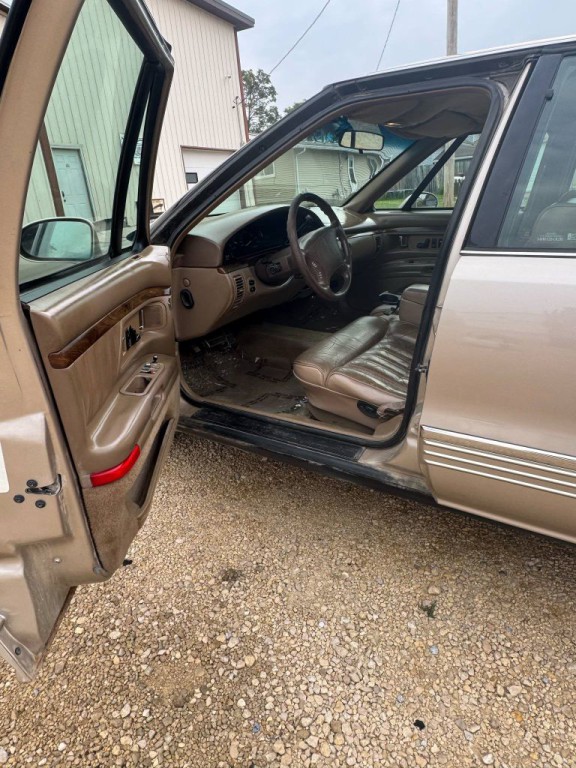 1994 Oldsmobile 98 Image 6