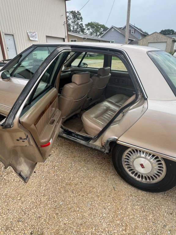 1994 Oldsmobile 98 Image 7