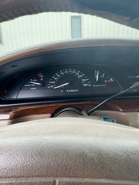 1994 Oldsmobile 98 Image 11