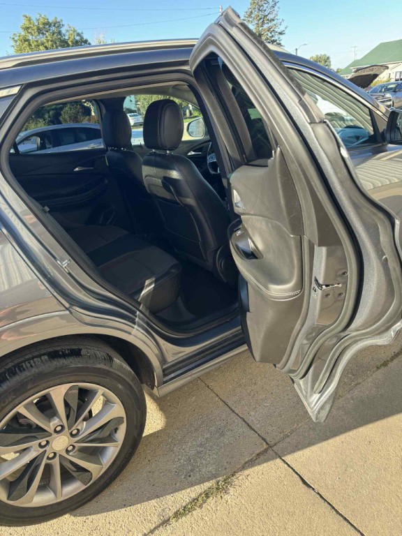 2022 Buick Enclave Image 9