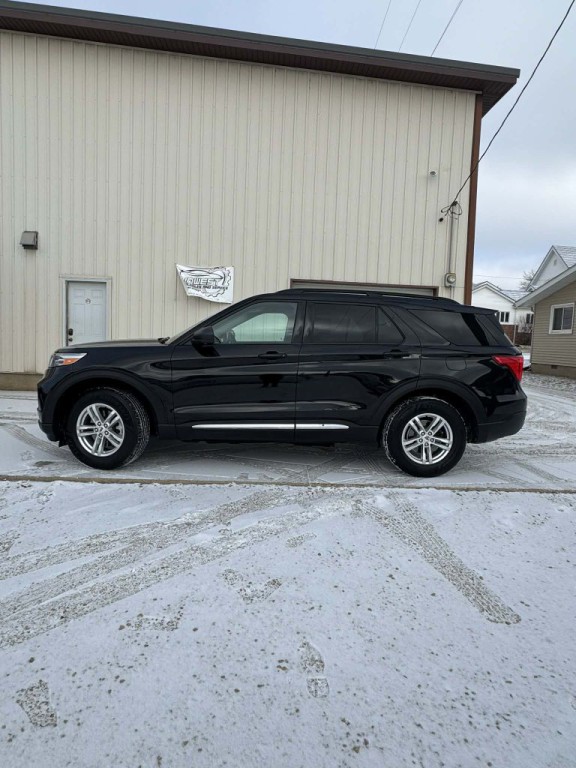 2022 Ford Explorer Image 1