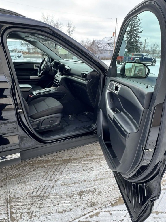 2022 Ford Explorer Image 8