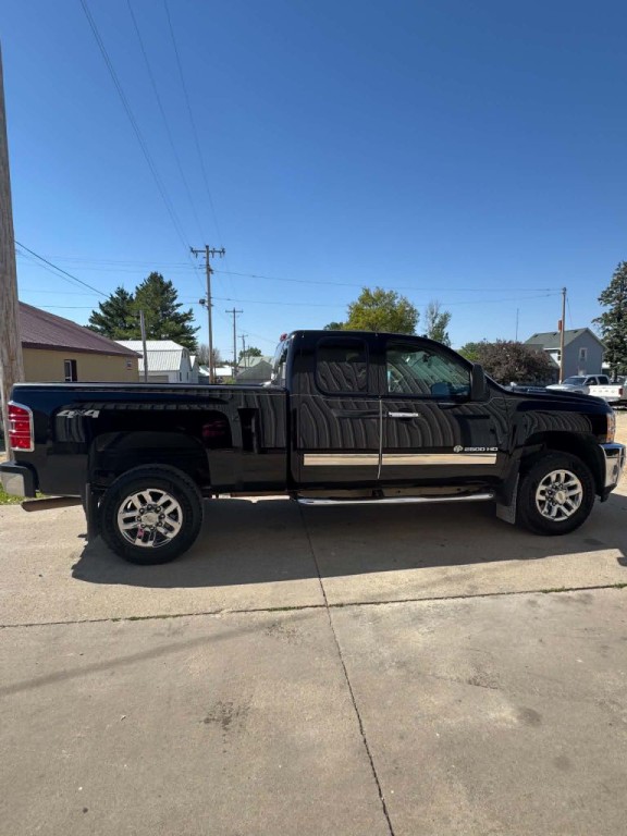 2011 Chevrolet Silverado 1500 Image 3