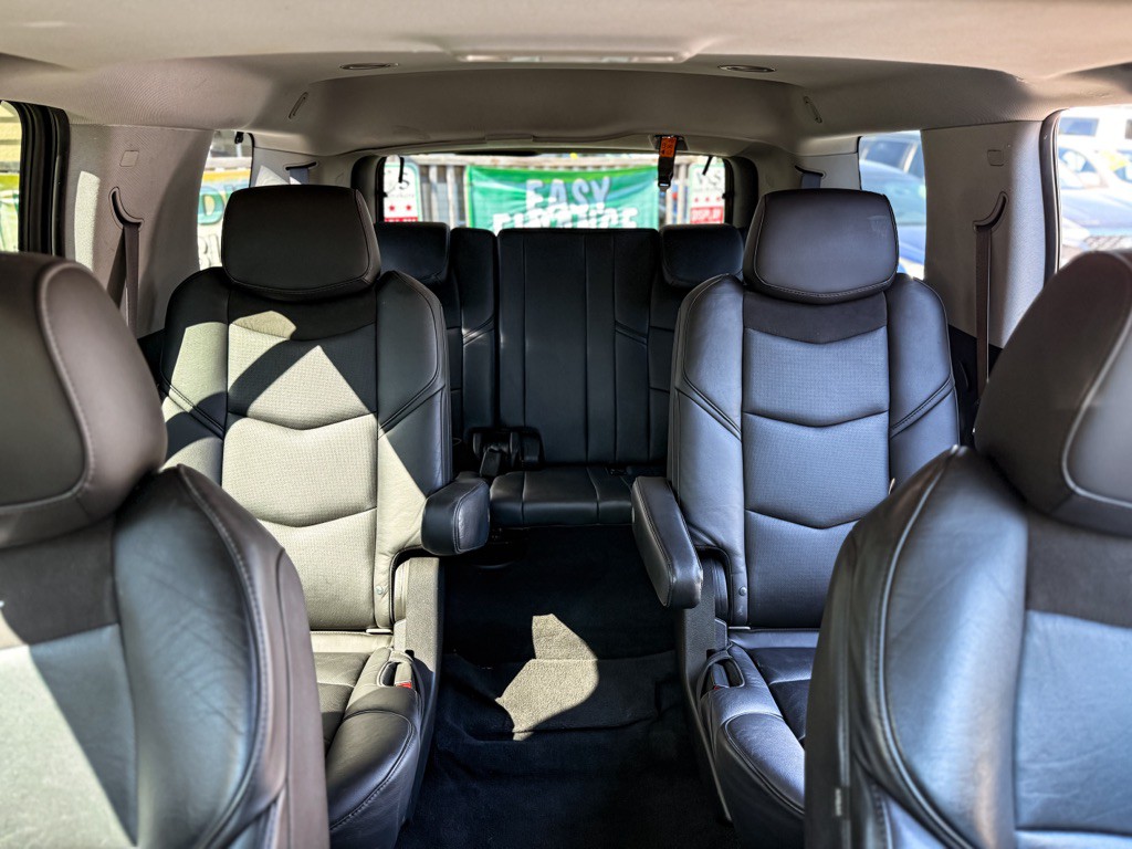 2016 Cadillac Escalade Image 19
