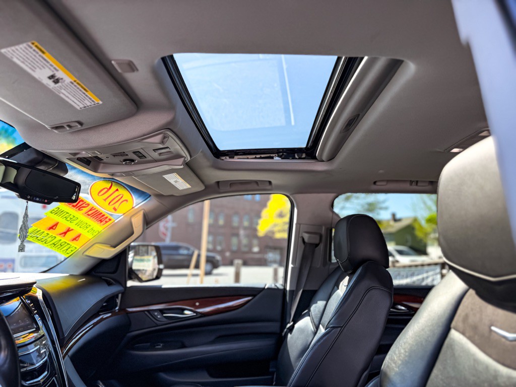2016 Cadillac Escalade Image 20