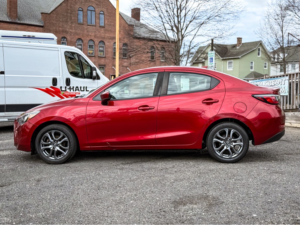 2019 Toyota Yaris Image 6