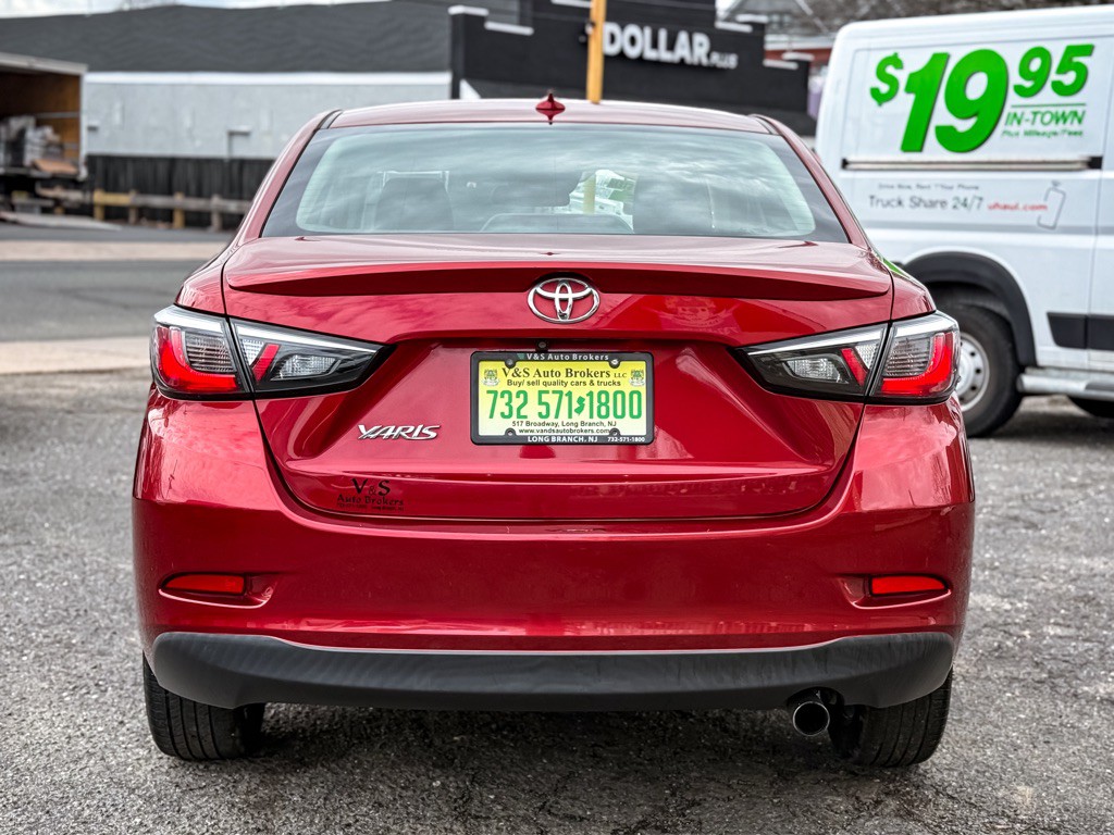 2019 Toyota Yaris Image 8