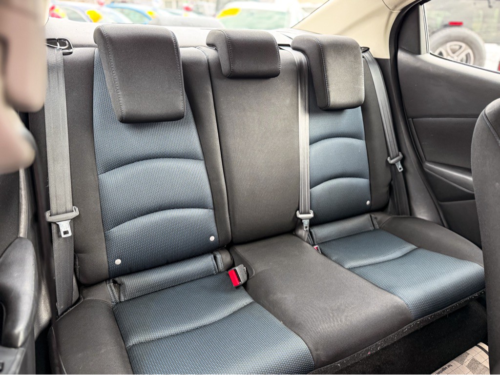 2019 Toyota Yaris Image 11