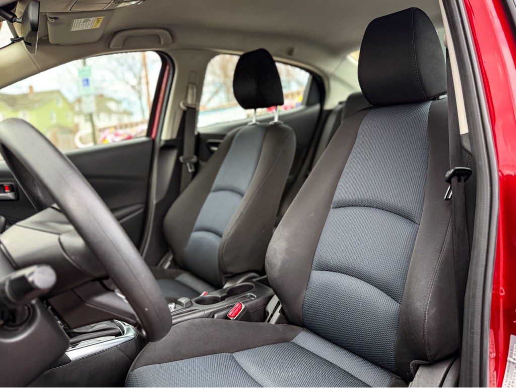 2019 Toyota Yaris Image 14