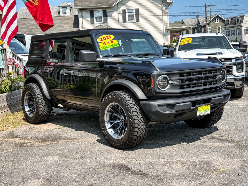 2021 Ford Bronco Image 3