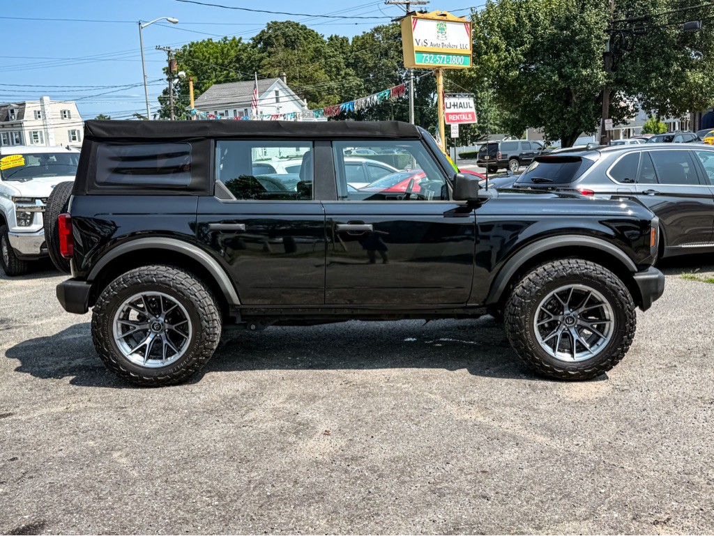 2021 Ford Bronco Image 4