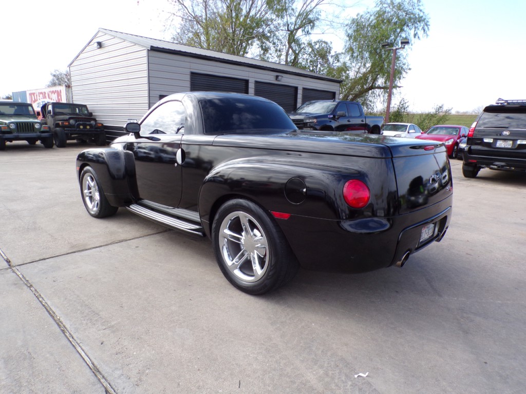 2005 Chevrolet SSR Image 12