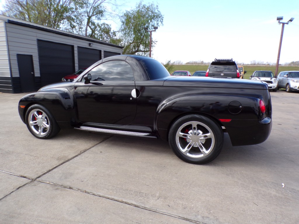2005 Chevrolet SSR Image 13