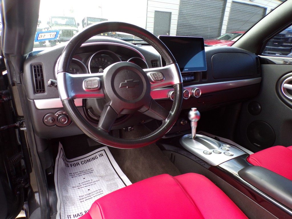 2005 Chevrolet SSR Image 16