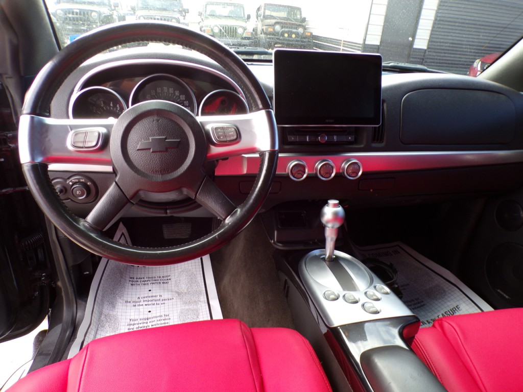 2005 Chevrolet SSR Image 17