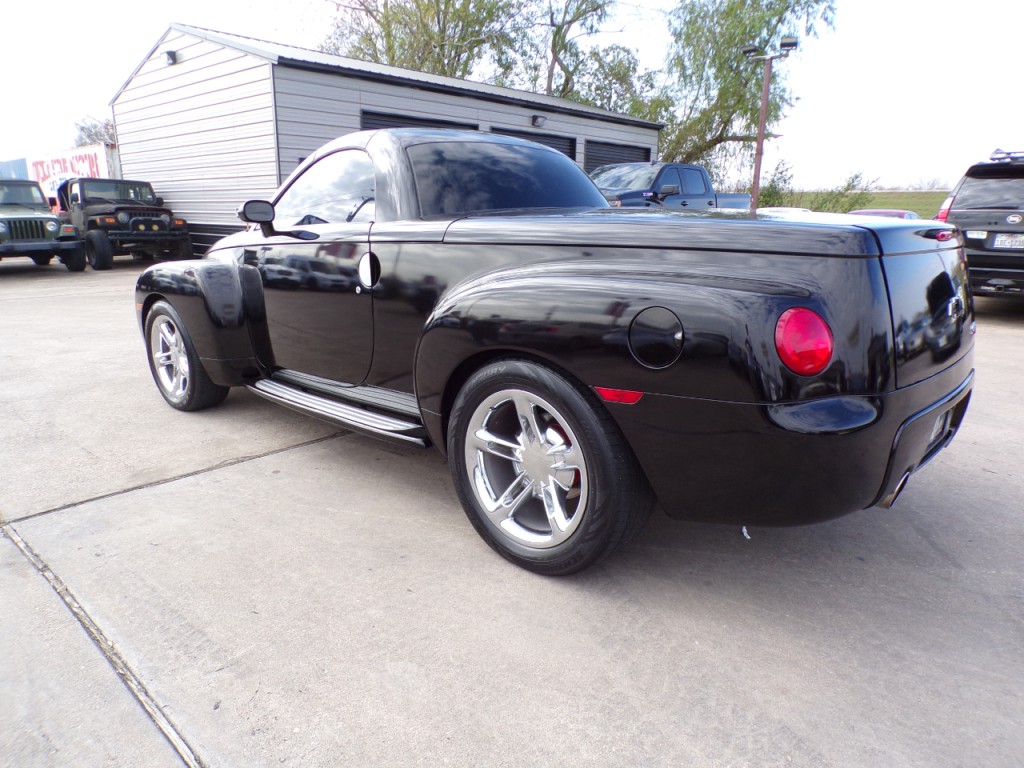 2005 Chevrolet SSR Image 29