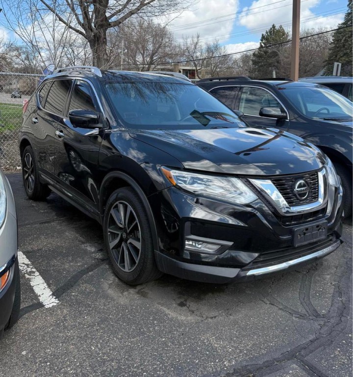 2018 Nissan Rogue Image 1