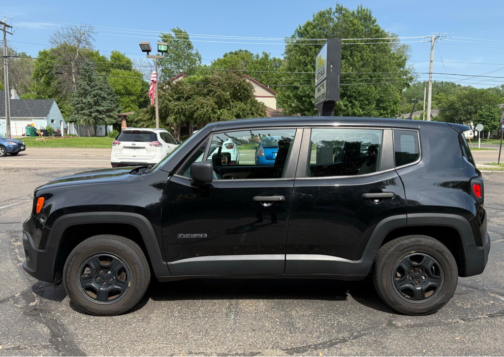 2015 Jeep Renegade Image 2