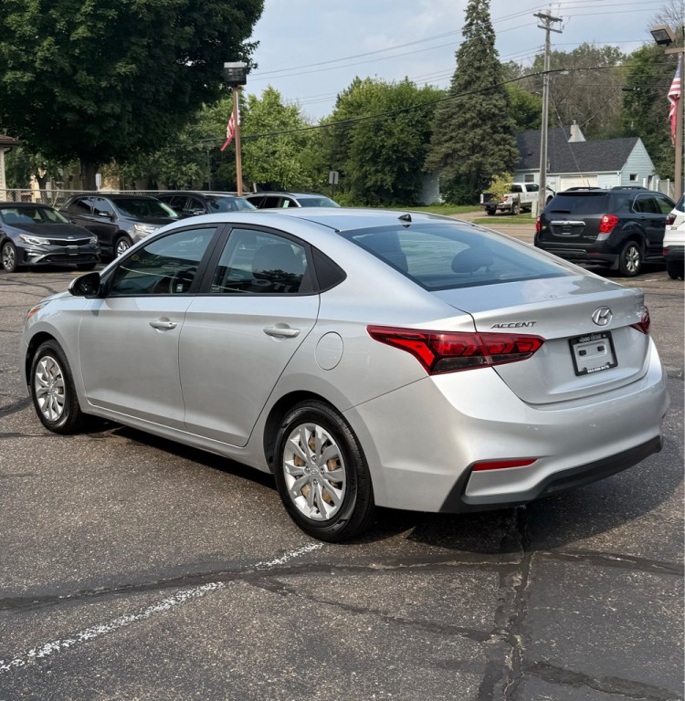 2021 Hyundai Accent Image 3
