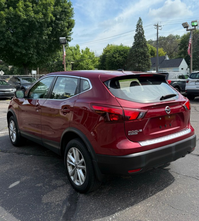 2019 Nissan Rogue Image 3