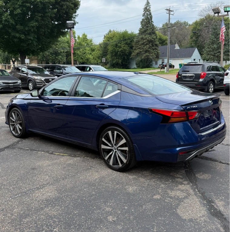2021 Nissan Altima Image 3