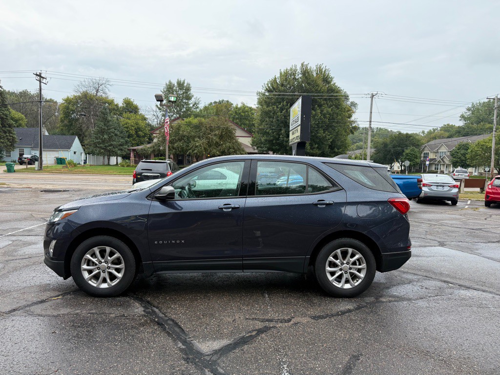 2018 Chevrolet Equinox Image 2