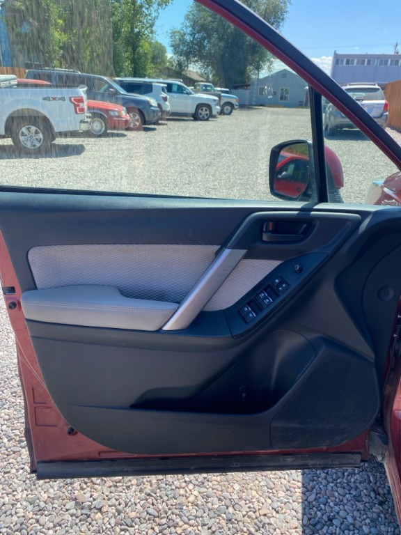 2017 Subaru Forester Image 11