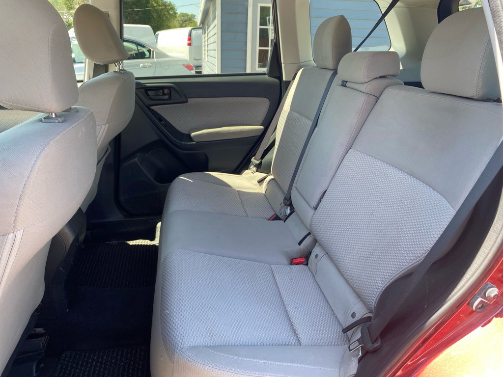 2017 Subaru Forester Image 12
