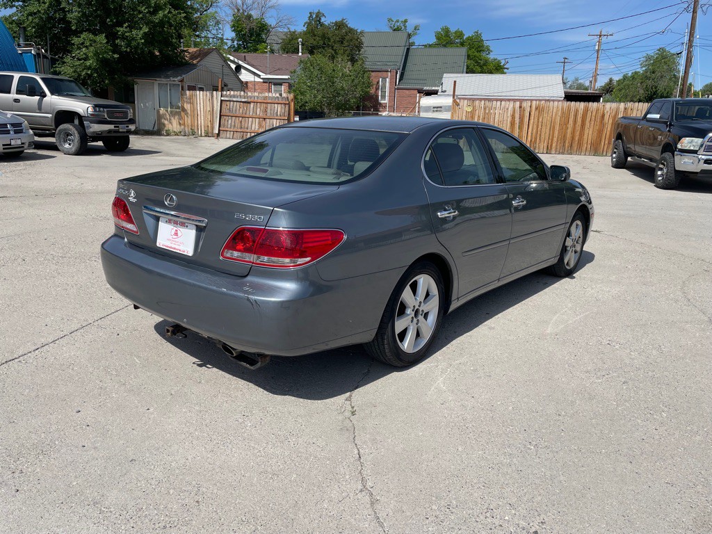 2005 Lexus ES 330 Image 5