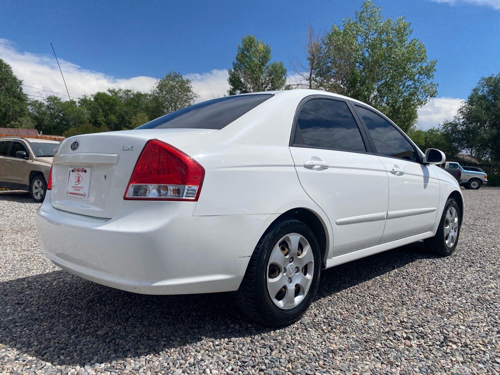 2009 Kia Spectra Image 5